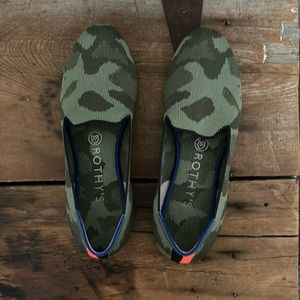 Hardly Worn Rothy’s